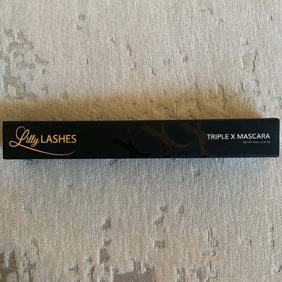Lilly Lash Triple X Mascara- Black - Picture 6 of 6